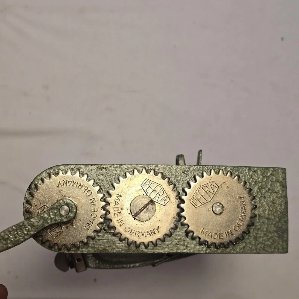 Vintage PEFRA Apple Peeler Corer Made in Germany‎ Green Cast Metal Hand Crank